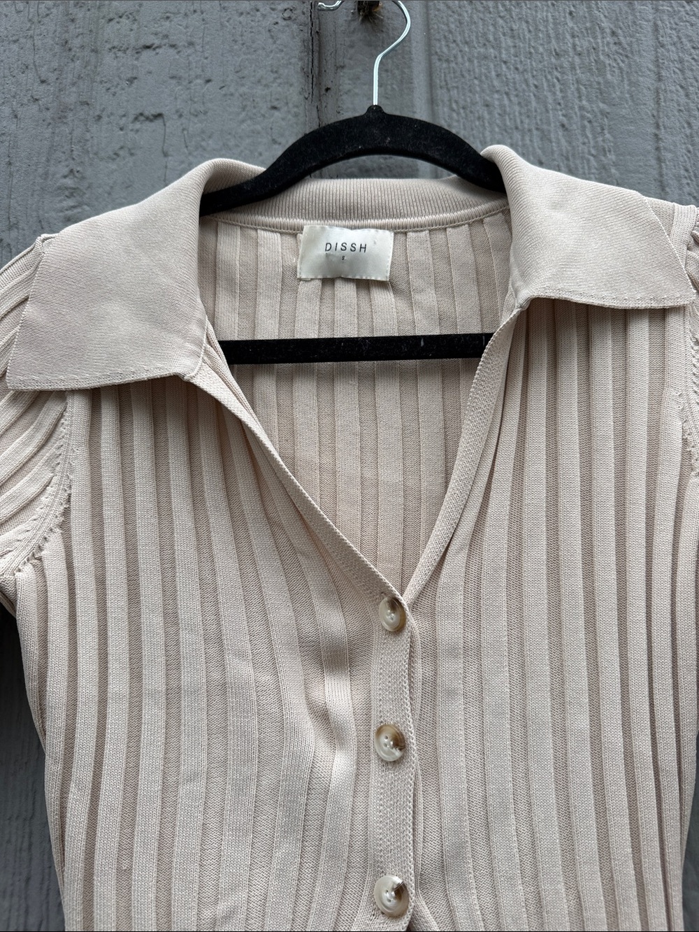 DISSH Ribbed Collared V-Neck Button Sweater Size: S - Picture 5 of 9